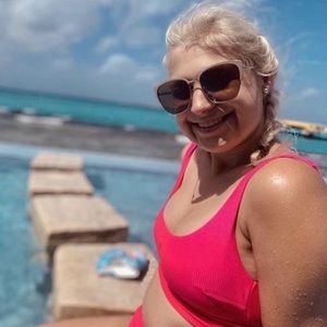 Meet your Posher, Cayleigh